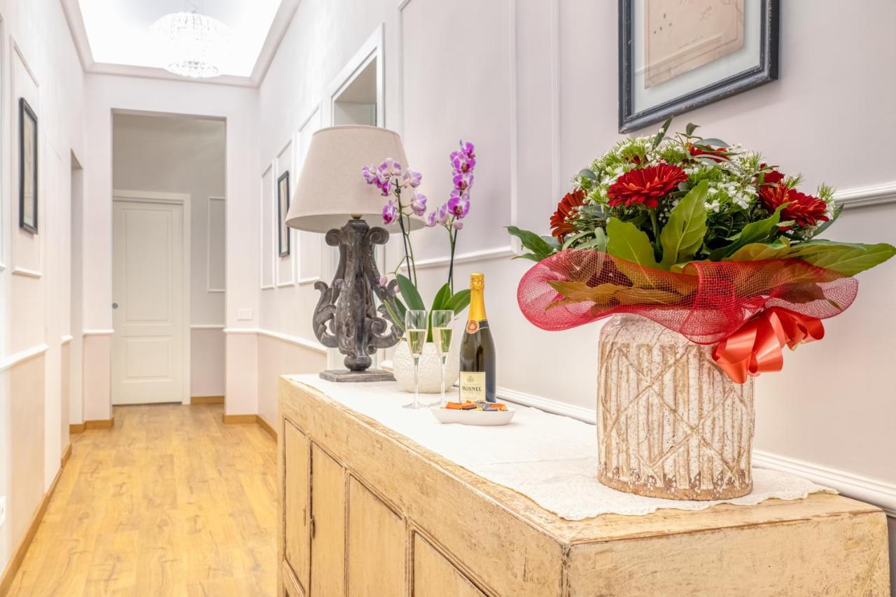 Luxury Stars In Rome - Andromeda Apartment In Colosseum Ngoại thất bức ảnh